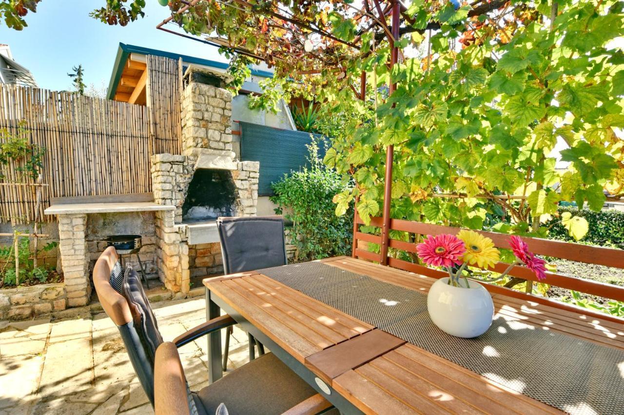 Adriatico Bungalow Porec Exterior photo